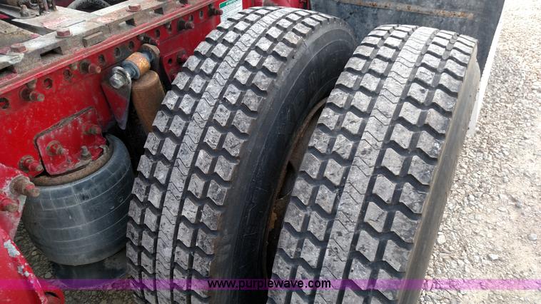 image for item L7472 1999 Freightliner FLB High semi truck