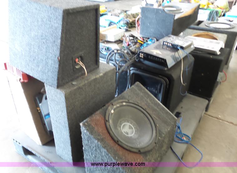 image for item BE9771 Car audio equipment