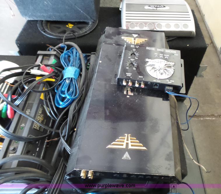 image for item BE9771 Car audio equipment