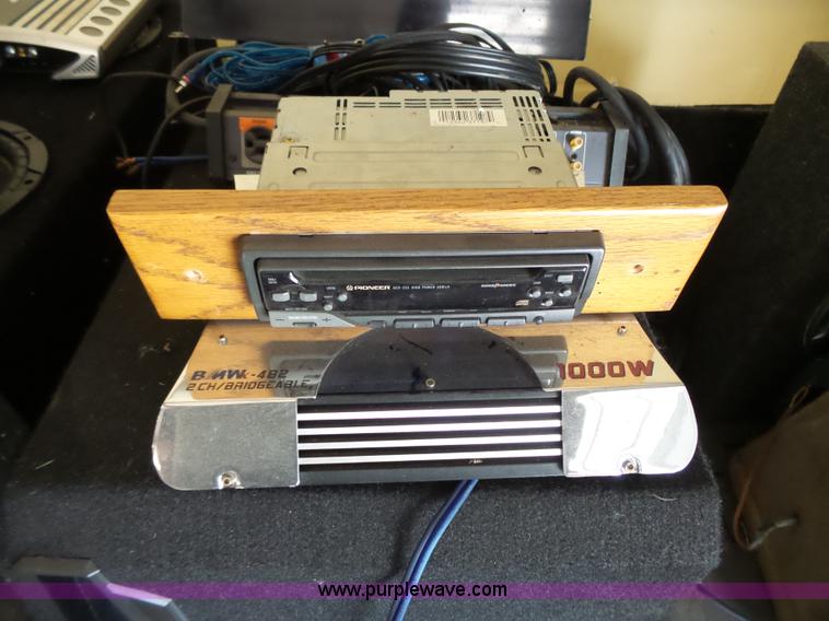 image for item BE9771 Car audio equipment