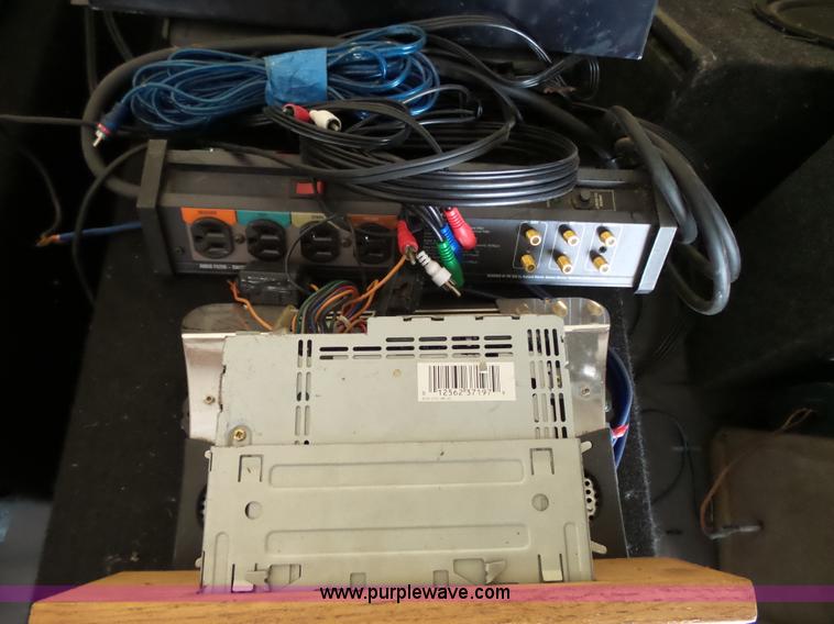 image for item BE9771 Car audio equipment