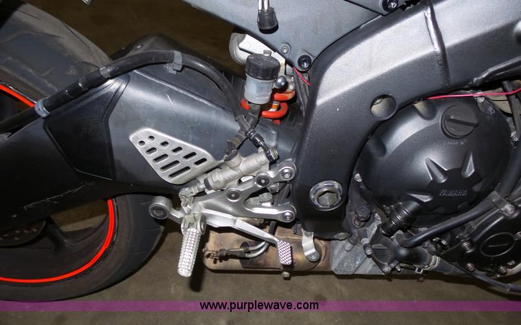 image for item BE9780 2006 Yamaha R6 Motorcycle