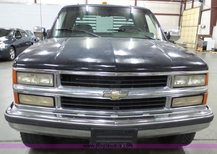 image for item J4151 1994 Chevrolet Silverado 1500 Ext. Cab pickup truck