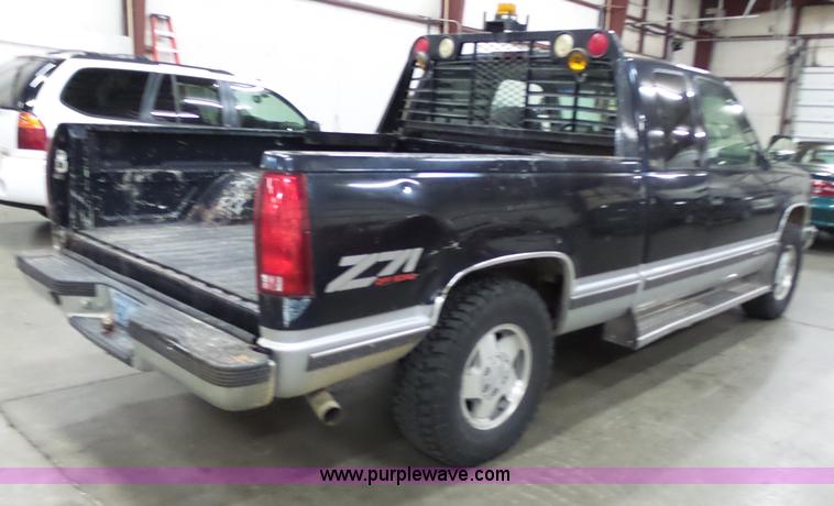 image for item J4151 1994 Chevrolet Silverado 1500 Ext. Cab pickup truck