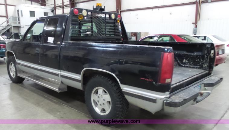 image for item J4151 1994 Chevrolet Silverado 1500 Ext. Cab pickup truck