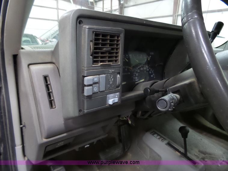 image for item J4151 1994 Chevrolet Silverado 1500 Ext. Cab pickup truck