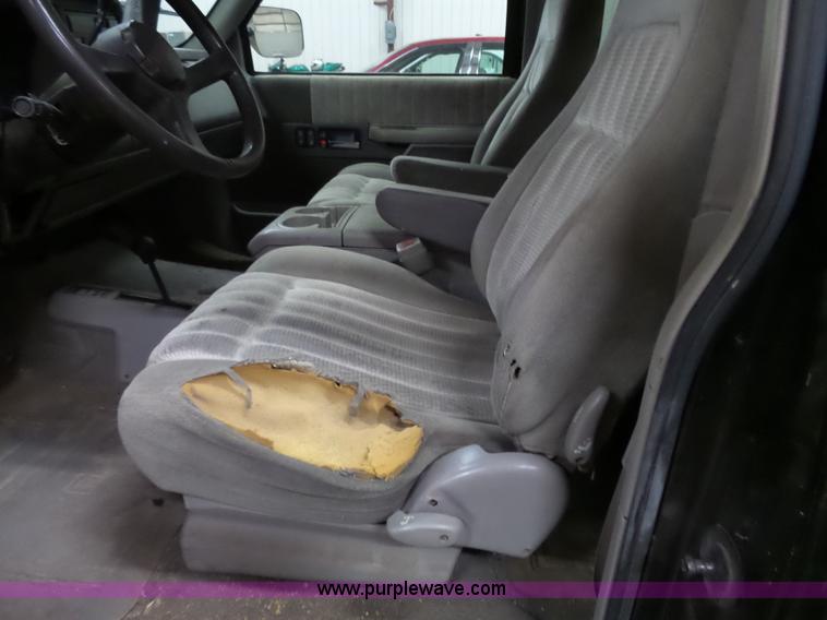 image for item J4151 1994 Chevrolet Silverado 1500 Ext. Cab pickup truck