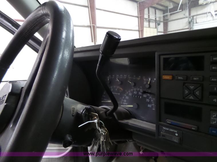 image for item J4151 1994 Chevrolet Silverado 1500 Ext. Cab pickup truck