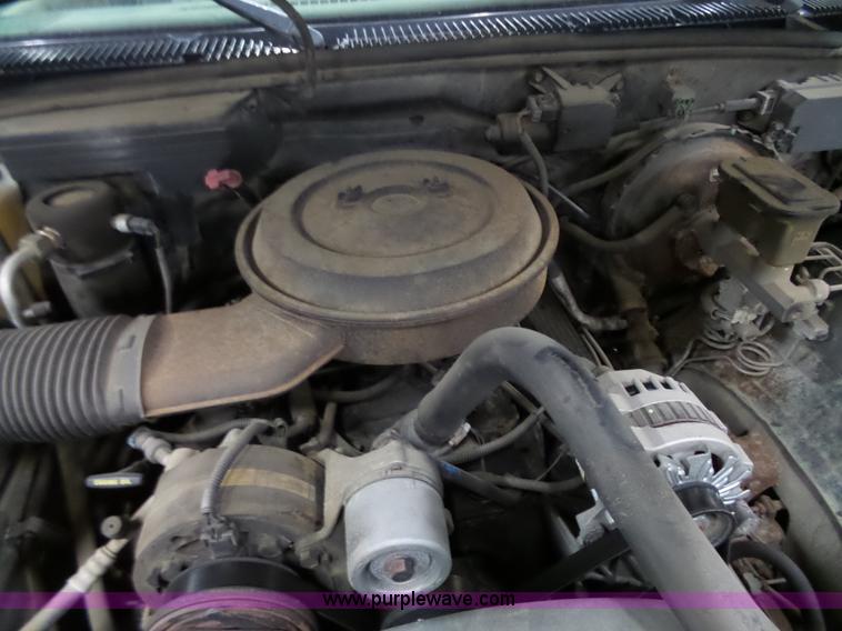 image for item J4151 1994 Chevrolet Silverado 1500 Ext. Cab pickup truck