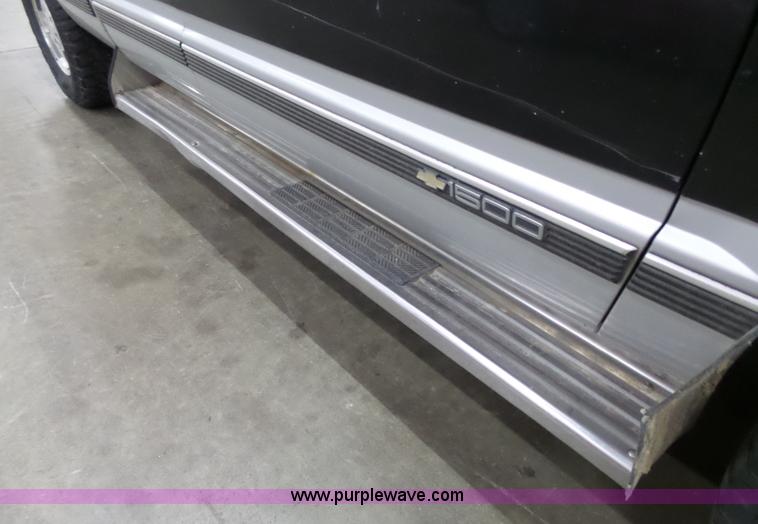 image for item J4151 1994 Chevrolet Silverado 1500 Ext. Cab pickup truck