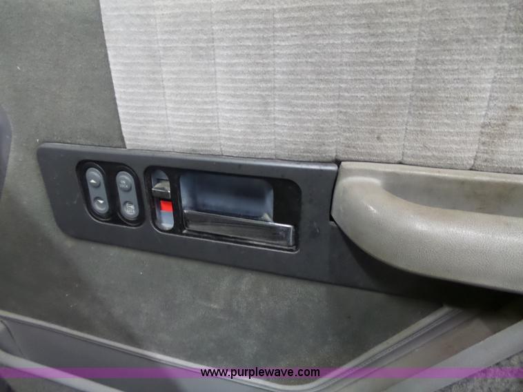 image for item J4151 1994 Chevrolet Silverado 1500 Ext. Cab pickup truck