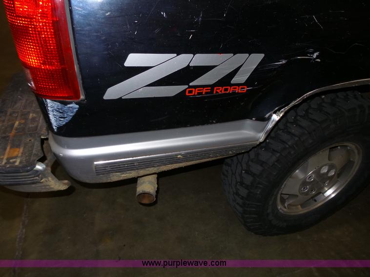 image for item J4151 1994 Chevrolet Silverado 1500 Ext. Cab pickup truck