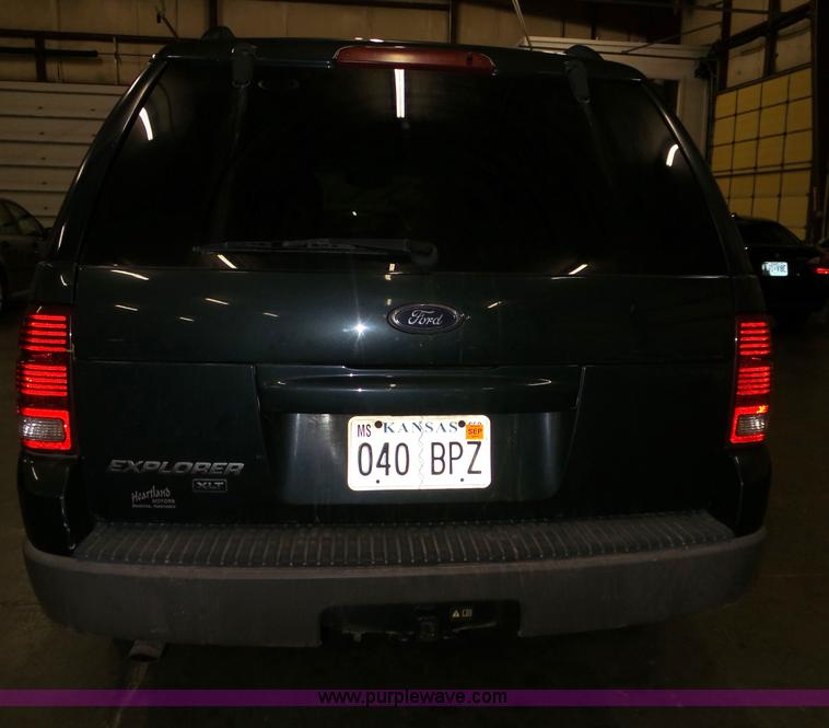 image for item J4155 2002 Ford Explorer XLT