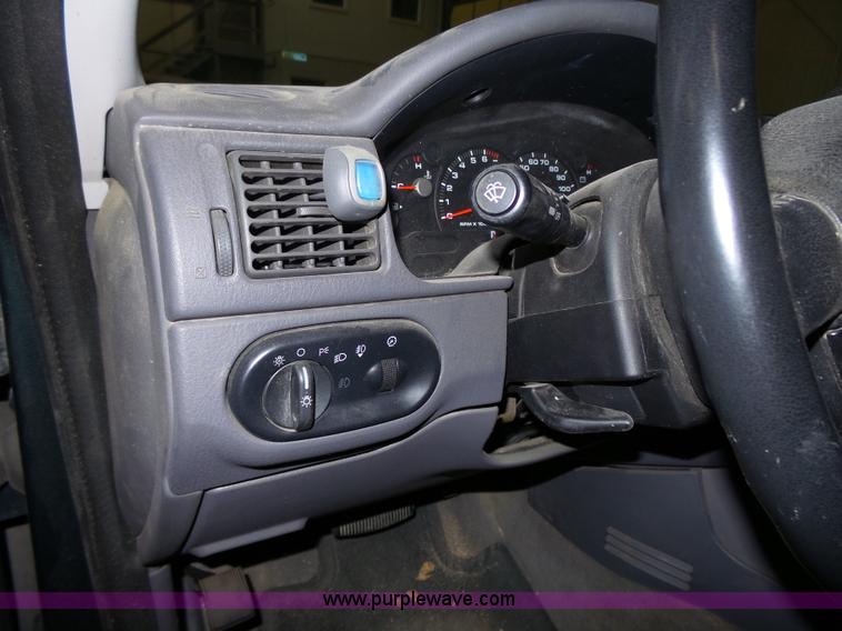 image for item J4155 2002 Ford Explorer XLT