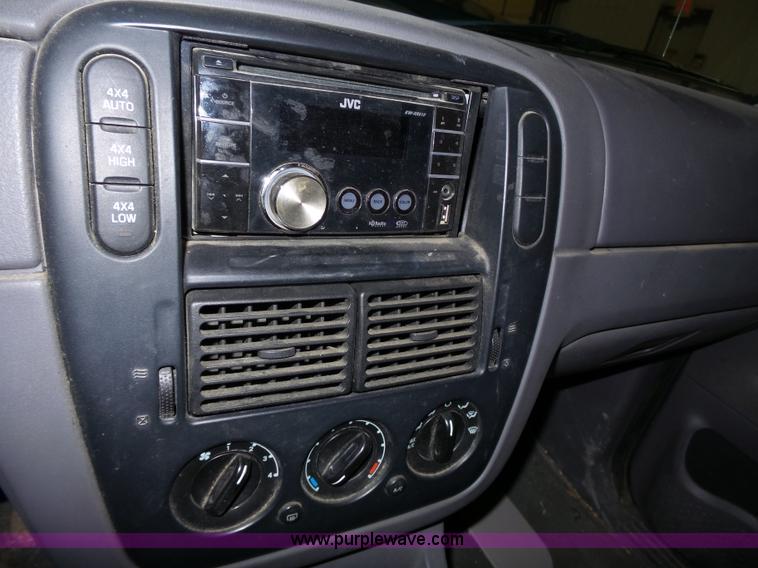 image for item J4155 2002 Ford Explorer XLT