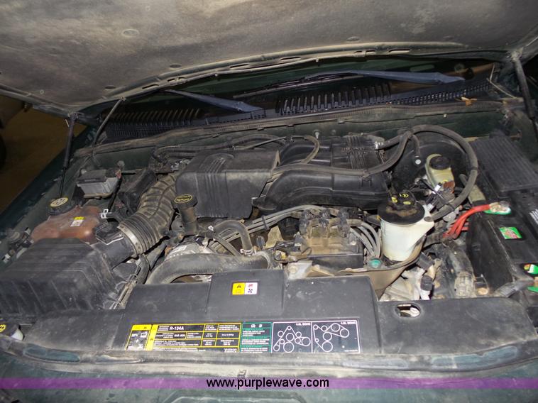 image for item J4155 2002 Ford Explorer XLT