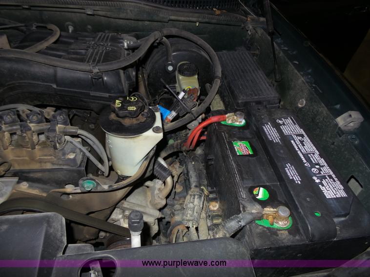 image for item J4155 2002 Ford Explorer XLT