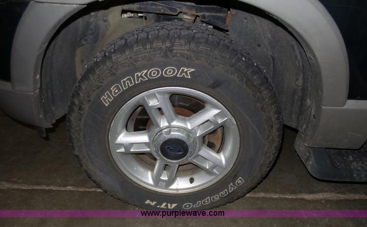 image for item J4155 2002 Ford Explorer XLT