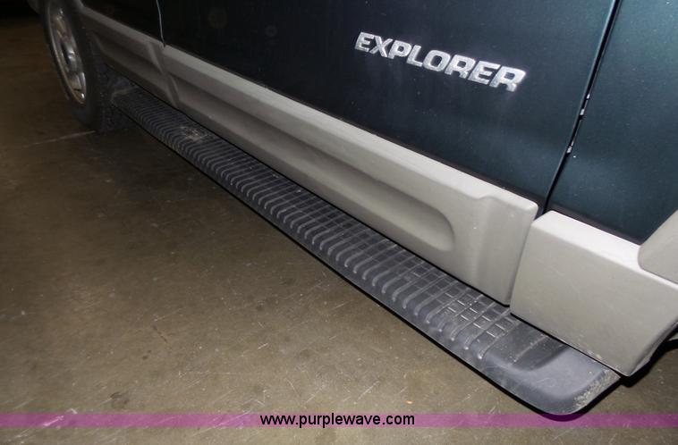 image for item J4155 2002 Ford Explorer XLT
