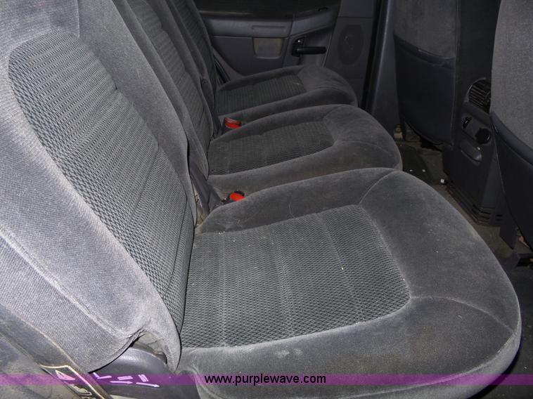 image for item J4155 2002 Ford Explorer XLT