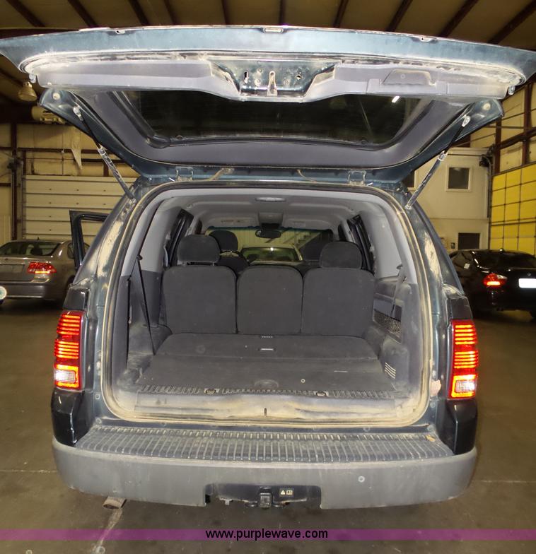 image for item J4155 2002 Ford Explorer XLT