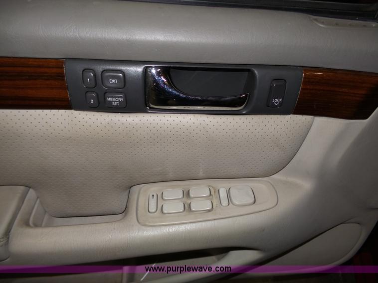 image for item J4156 2003 Cadillac Seville STS