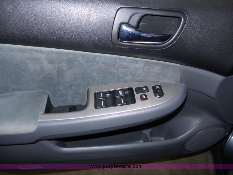 image for item J4157 2003 Honda Accord EX