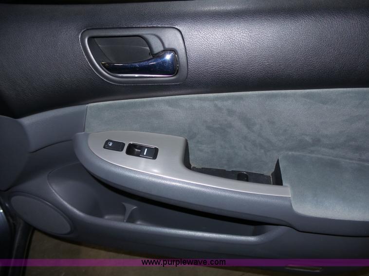 image for item J4157 2003 Honda Accord EX