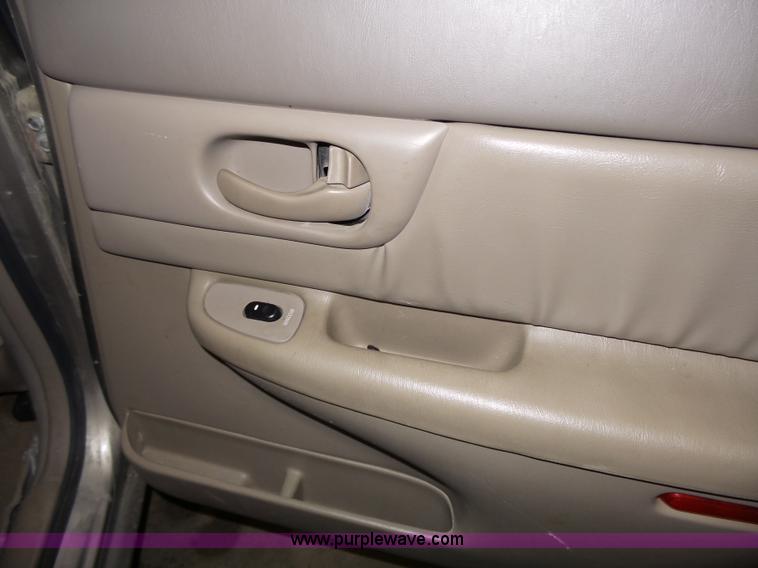 image for item J4158 2000 Buick Century