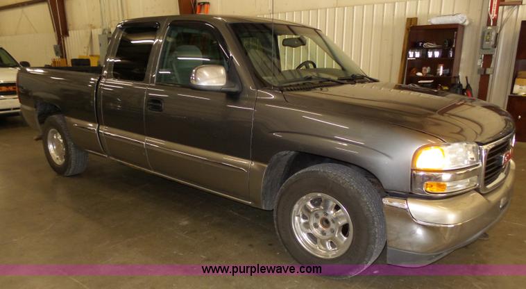 image for item J4166 2000 GMC Sierra 1500 pickup truck