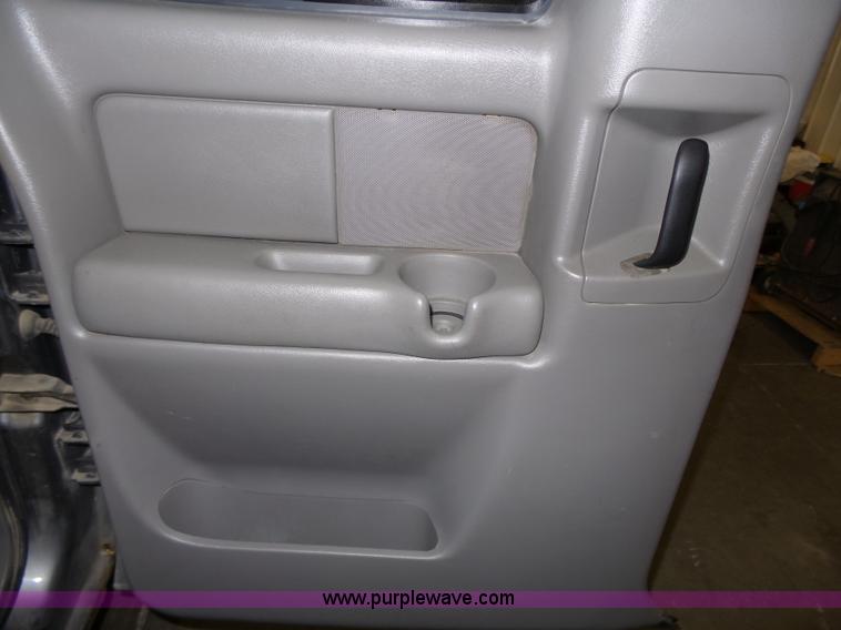 image for item J4166 2000 GMC Sierra 1500 pickup truck