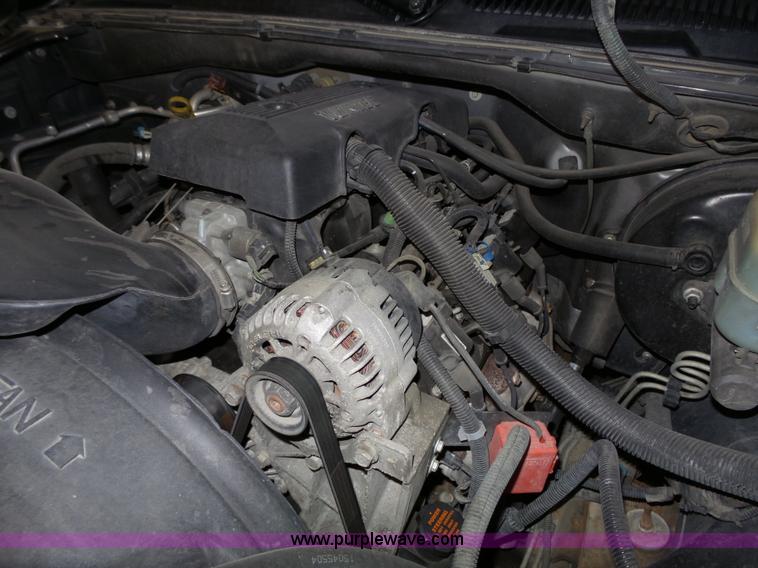 image for item J4166 2000 GMC Sierra 1500 pickup truck