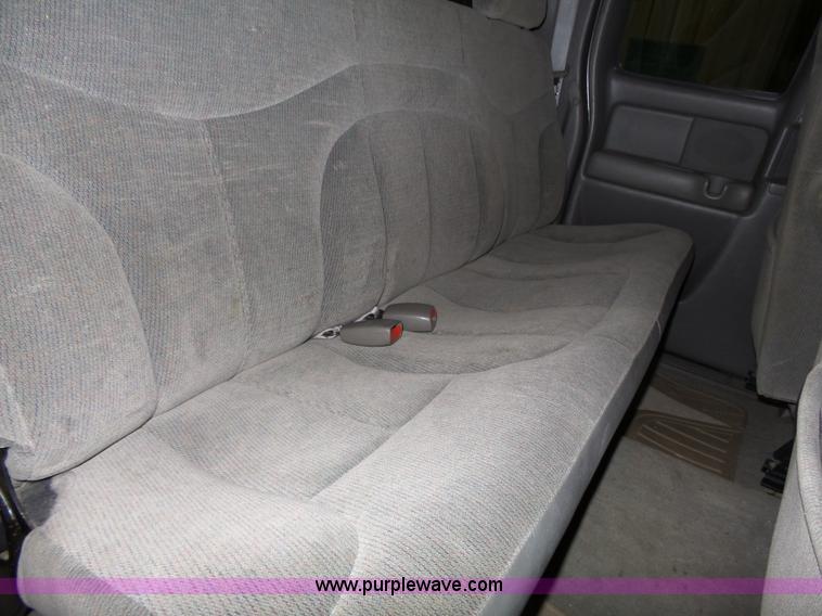 image for item J4166 2000 GMC Sierra 1500 pickup truck