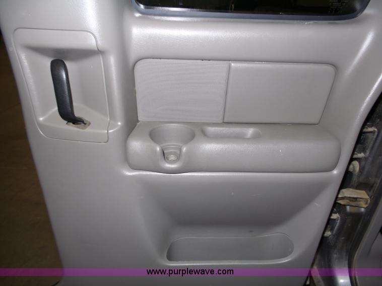 image for item J4166 2000 GMC Sierra 1500 pickup truck