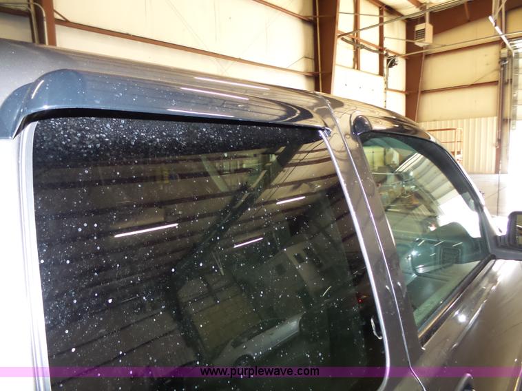 image for item J4166 2000 GMC Sierra 1500 pickup truck