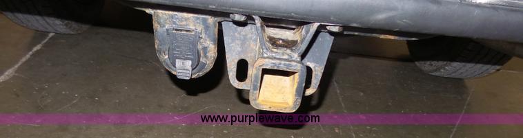 image for item J4166 2000 GMC Sierra 1500 pickup truck