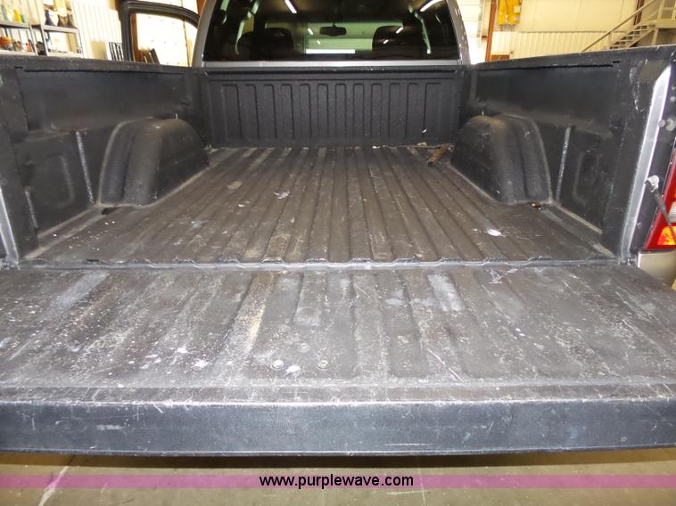 image for item J4166 2000 GMC Sierra 1500 pickup truck