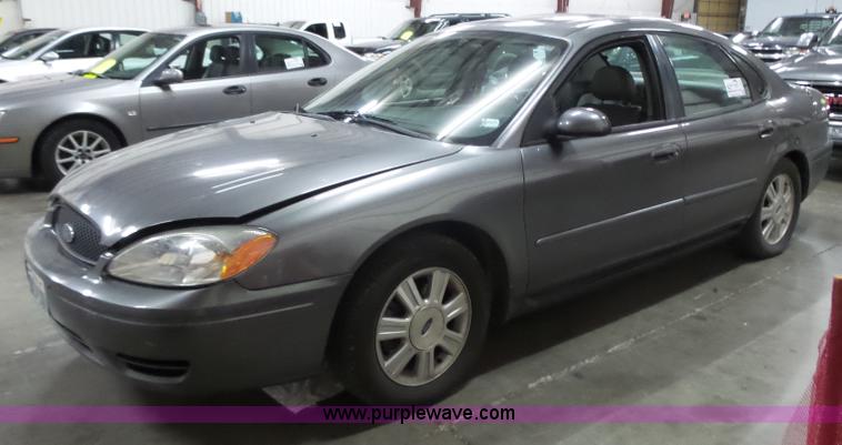 image for item J4997 2005 Ford Taurus