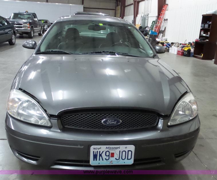image for item J4997 2005 Ford Taurus