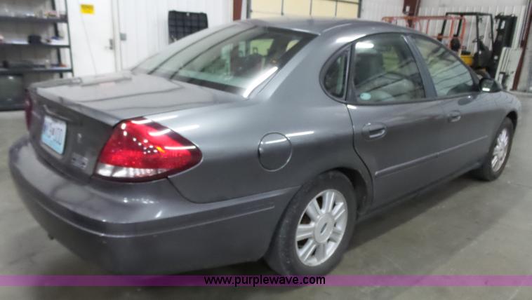image for item J4997 2005 Ford Taurus