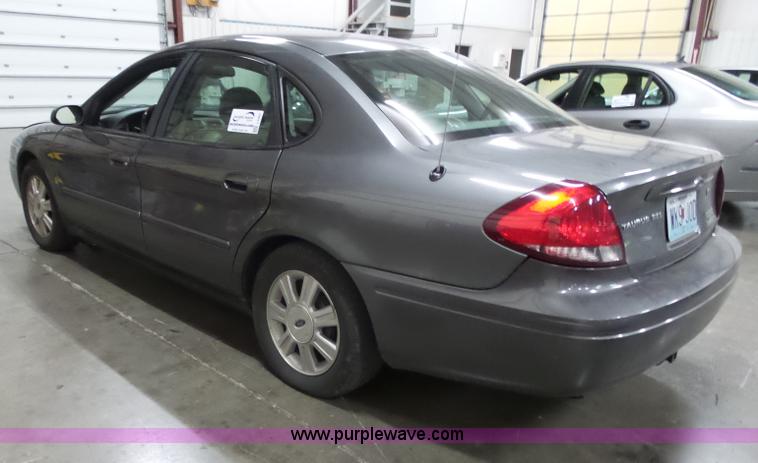 image for item J4997 2005 Ford Taurus
