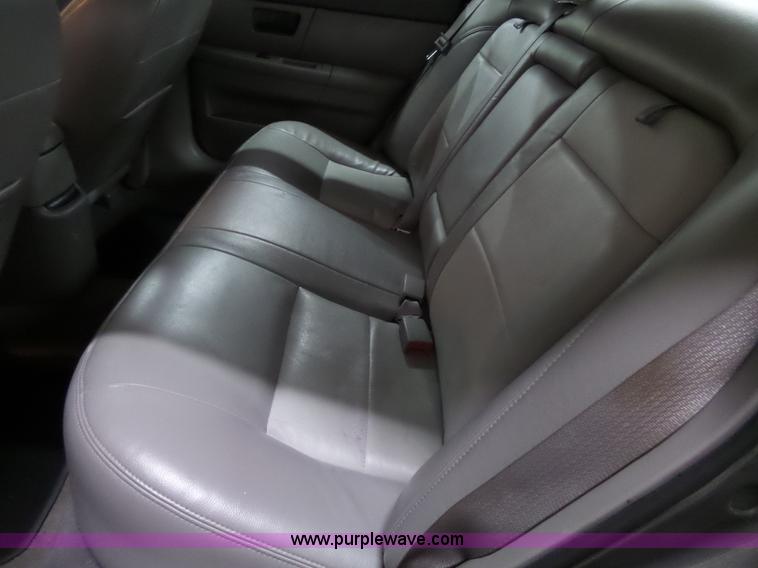 image for item J4997 2005 Ford Taurus