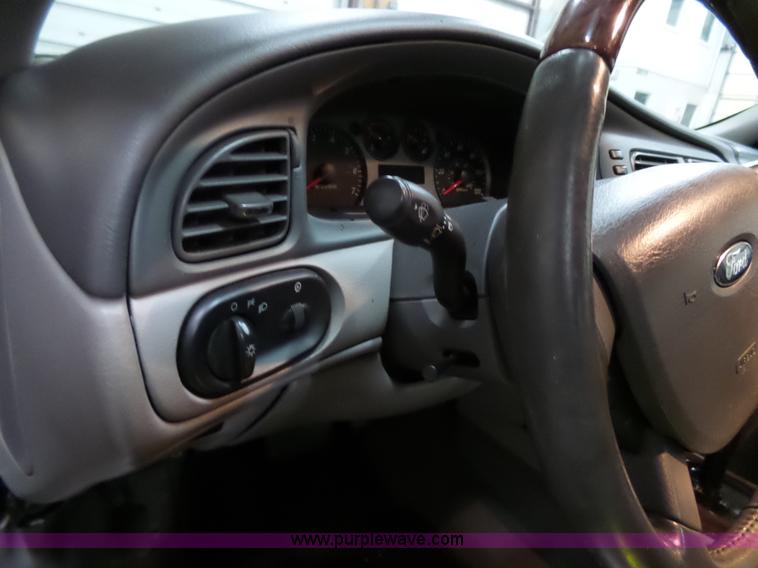 image for item J4997 2005 Ford Taurus