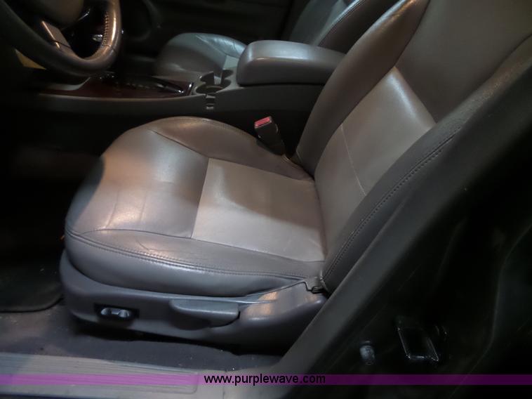 image for item J4997 2005 Ford Taurus