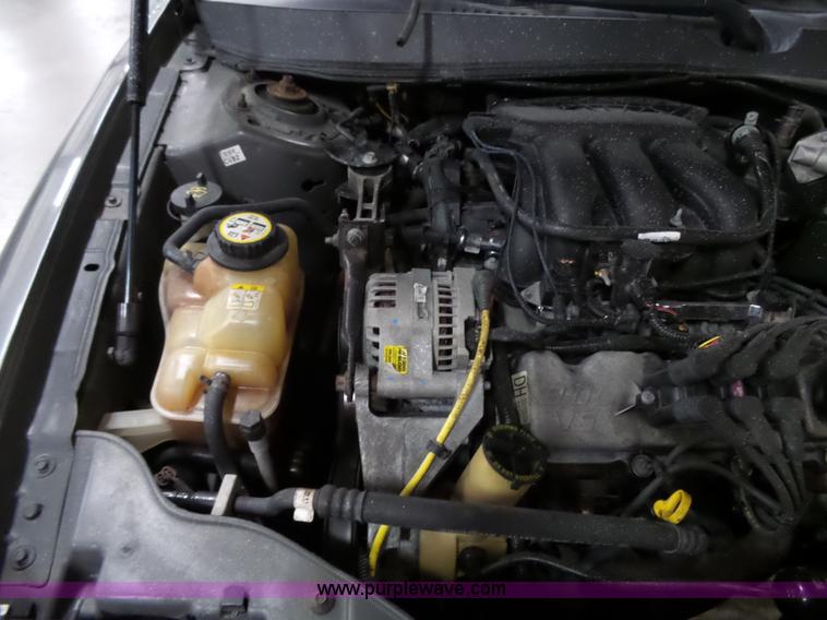 image for item J4997 2005 Ford Taurus