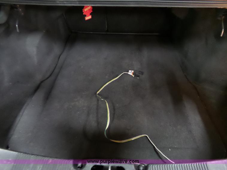 image for item J4997 2005 Ford Taurus