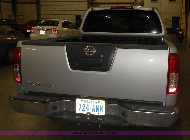 image for item J6358 2011 Nissan Frontier King Cab pickup truck