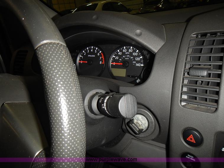 image for item J6358 2011 Nissan Frontier King Cab pickup truck