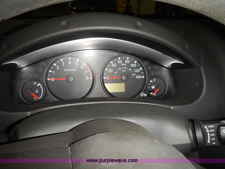 image for item J6358 2011 Nissan Frontier King Cab pickup truck