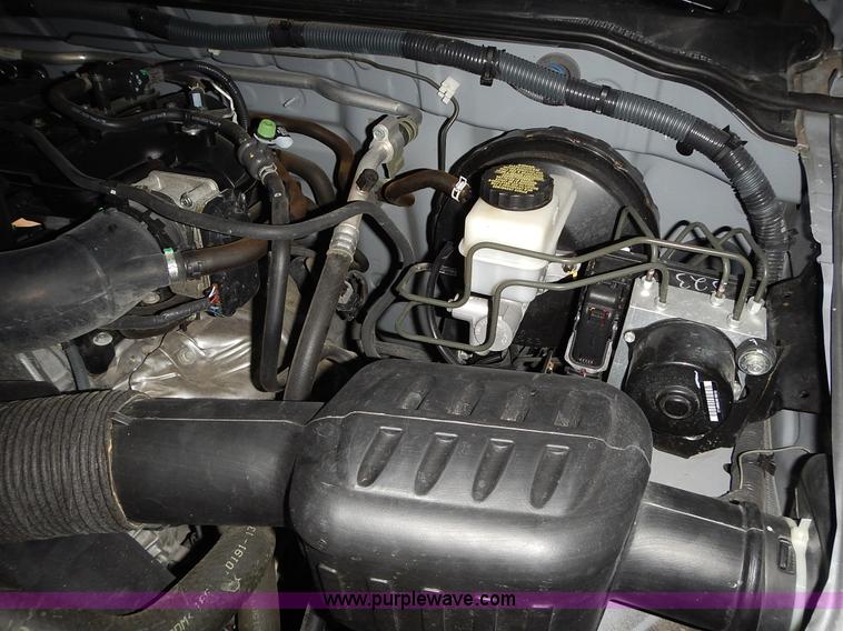 image for item J6358 2011 Nissan Frontier King Cab pickup truck